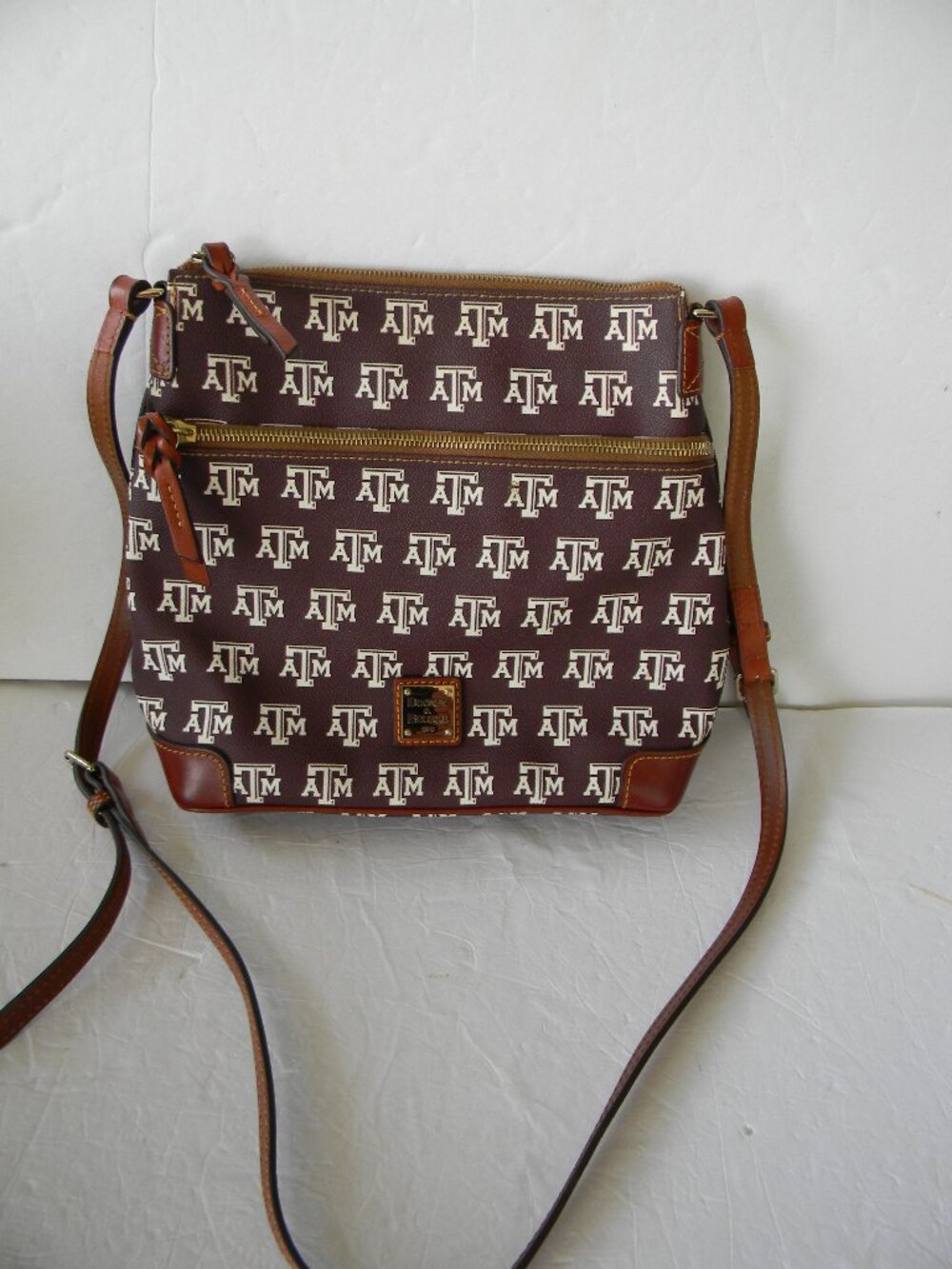 DOONEY & BOURKE TEXAS A&M AGGIES LOGO BROWN MEDIUM CROSSBODY LEATHER TRIM